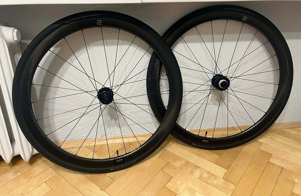 KOŁA CARBON Giant SLR 2 stożek 36mm / OPONY CADEX