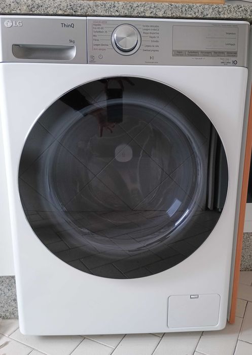 Máquina de lavar roupa LG F4WV9009P2W, 9 kg, eficiência energética A