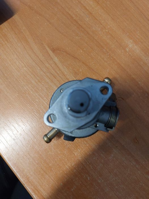 Pompka paliwa yanmar kubota