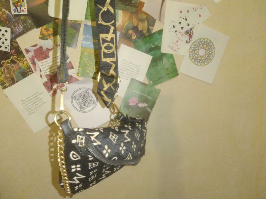 Сумка с цепочкой