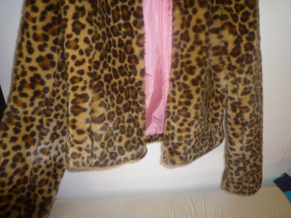 Casaco H&M em padrão leopardo M