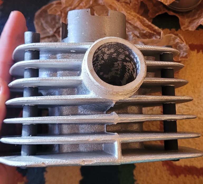 Nowy oryginalny cylinder WSK 125 ZMD PRL