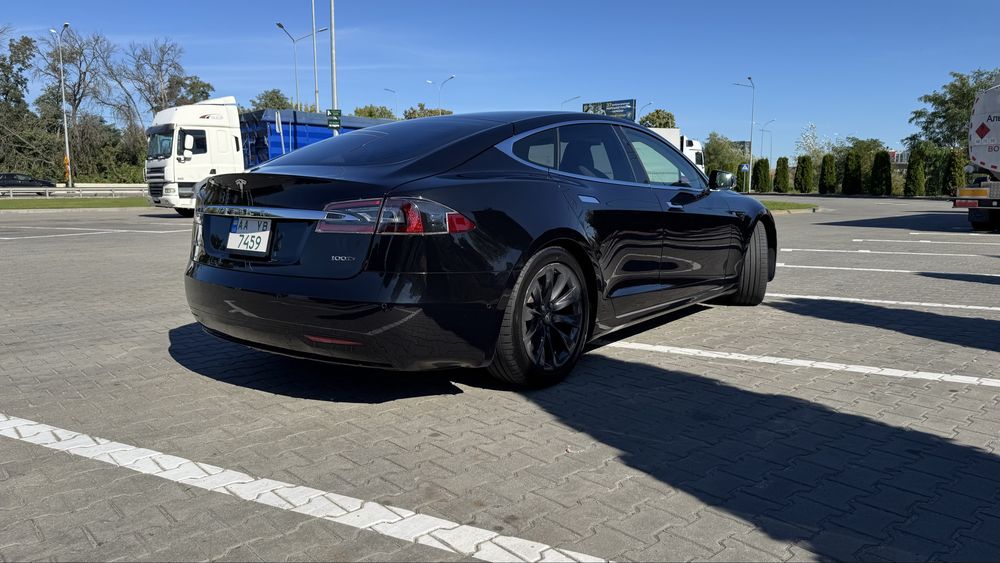 Tesla model S 100D, 2018 року(Тесла модель S) повний привід,  красивого чорного кольору