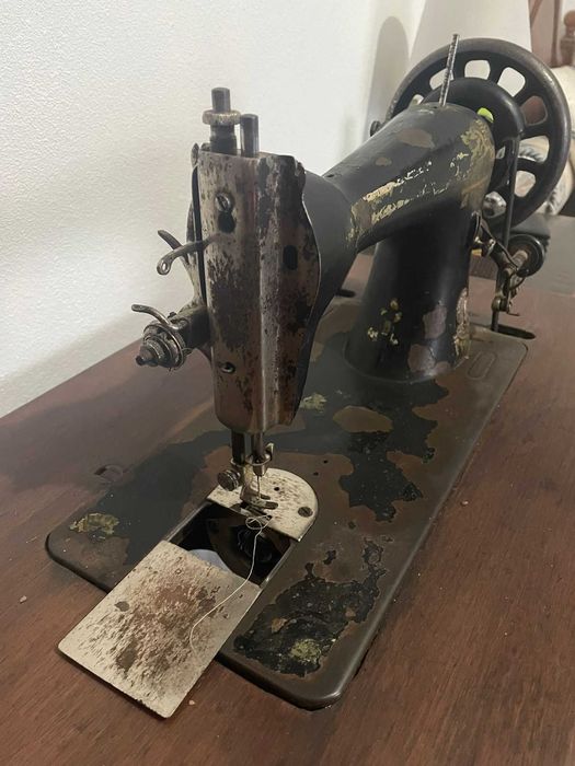 Máquina de Costura da SINGER