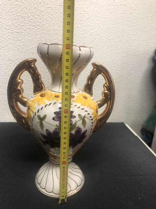 Jarra antiga em porcelana numerada