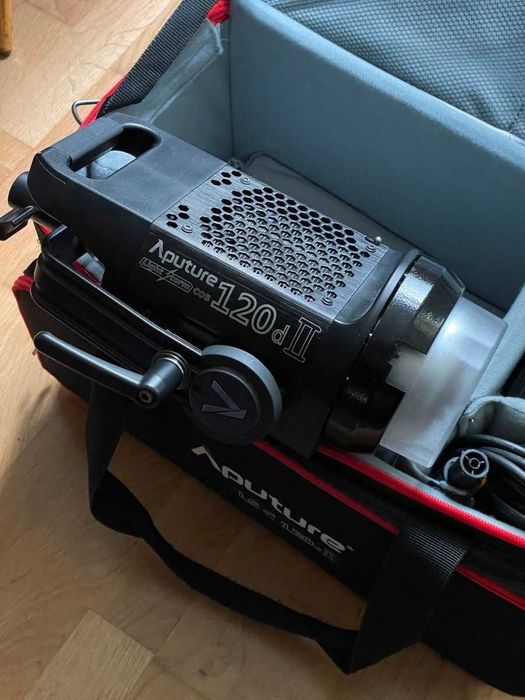 Aputure 120D Mark II z Light Dome II 90