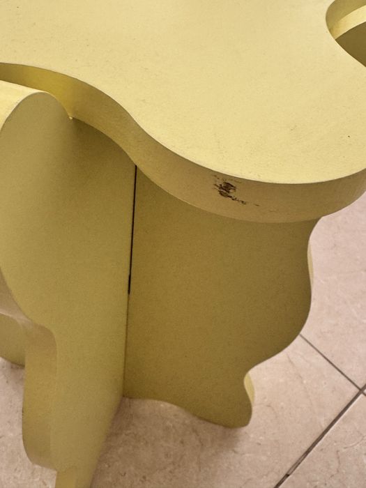 Mesa pequena da Sklum