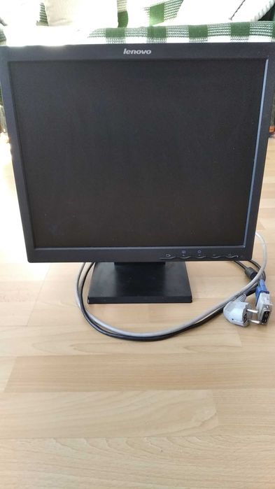 Monitor Lenovo 17 cali