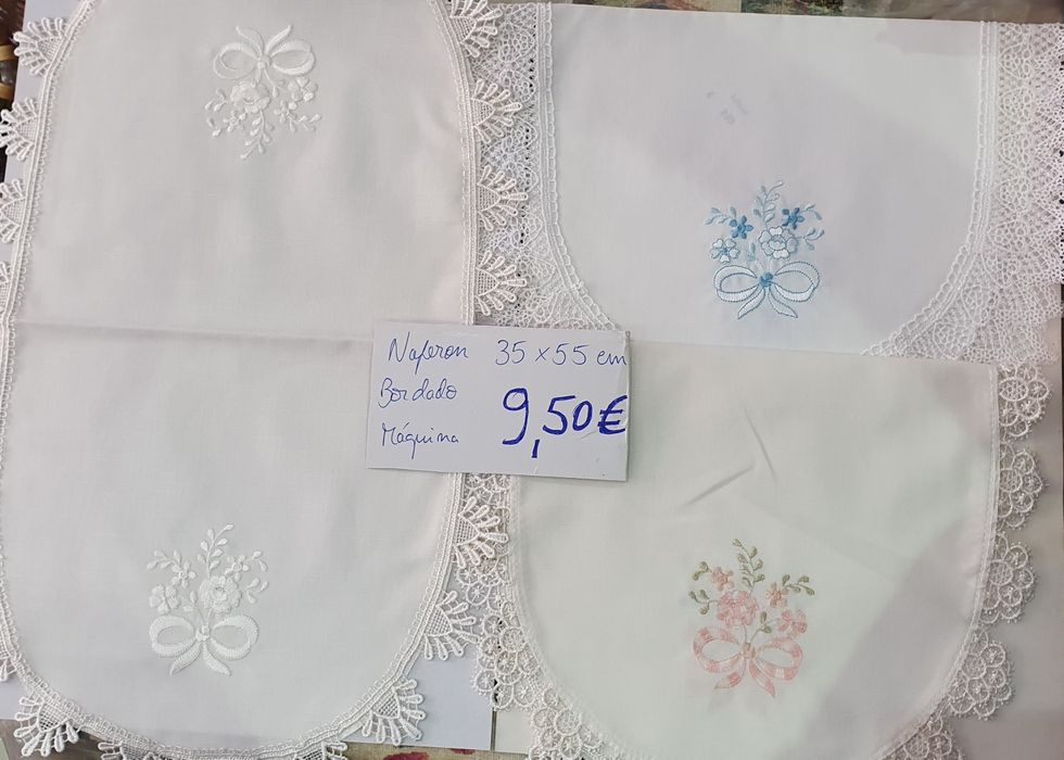 Naperon em tecido bordado à máquina64585619613953121