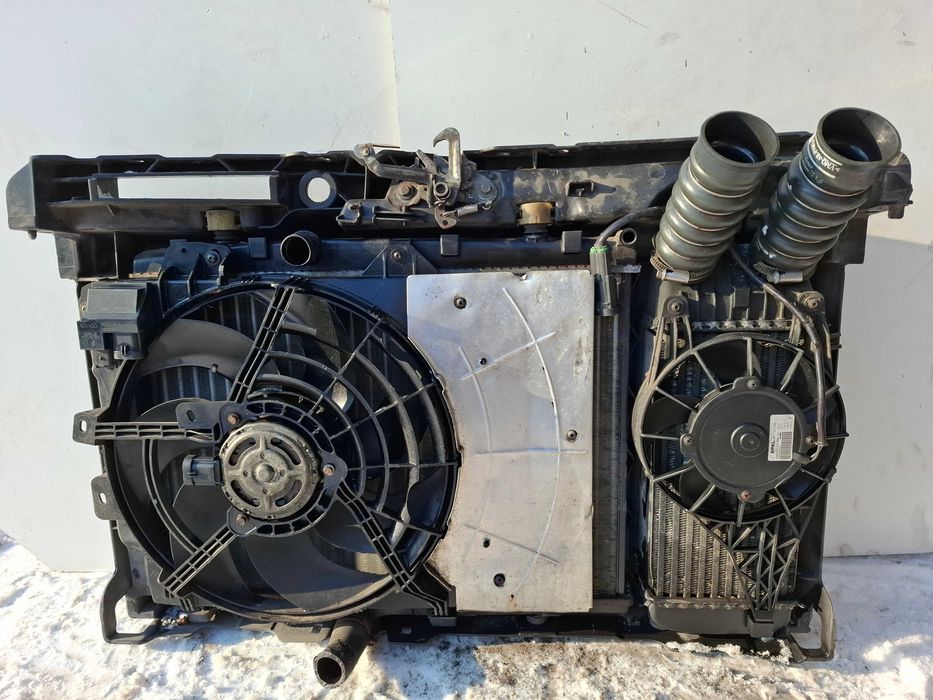 Na części Peugeot 207 1.6Thp maska błotnik drzwi EZW lampy poduszki