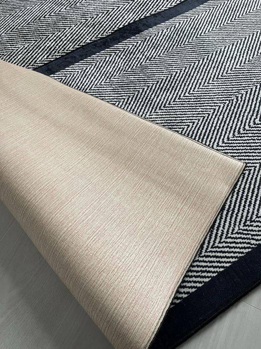 Продам два коврика