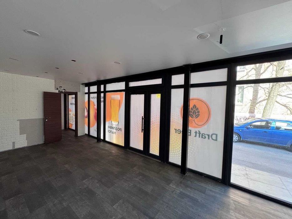 Оренда, кутовий фасад, 55 м2, вул. Афанасьєва