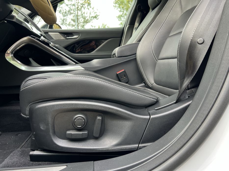 Jaguar i-Pace EV400 R-Dynamic HSE AWD | IVA dedutivel