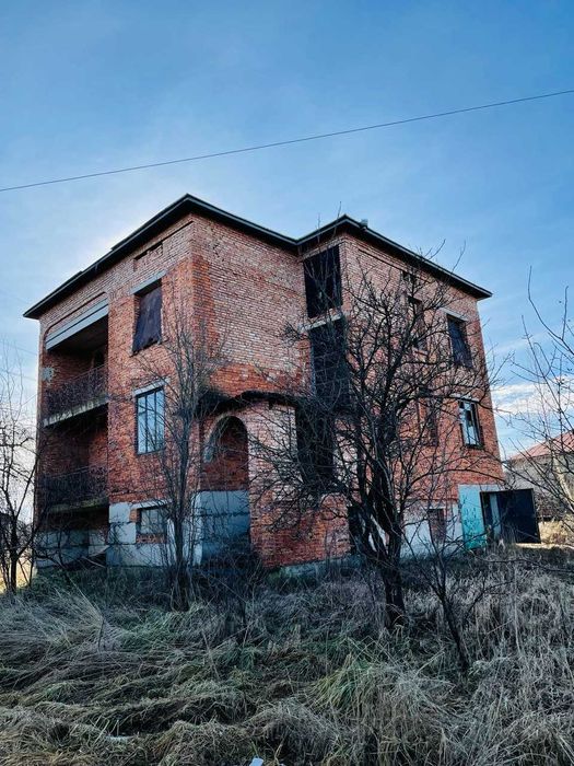 Недобудова 70% готовності, 576 м², с. Раневичі, 23 сотки, Дрогобич 1хв