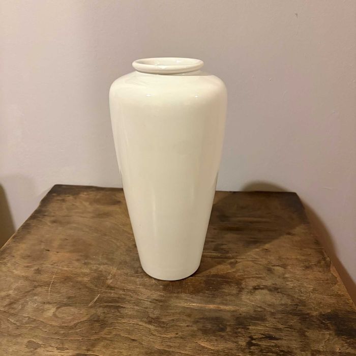 Klasyczny wazon porcelanowy w kształcie wazy wys.26 cm