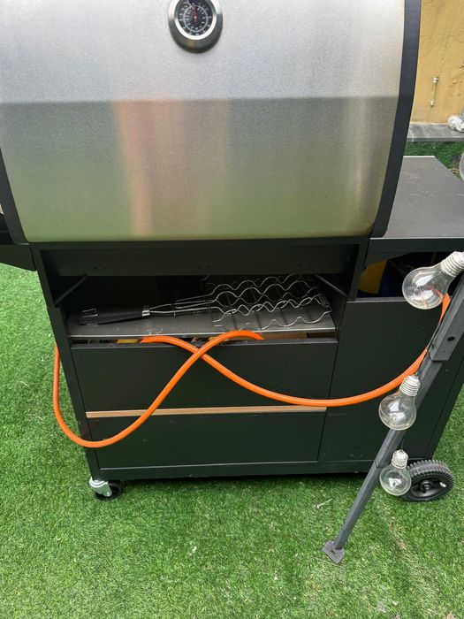 Grill gazowy – bardzo dobry stan, gotowy do użytku