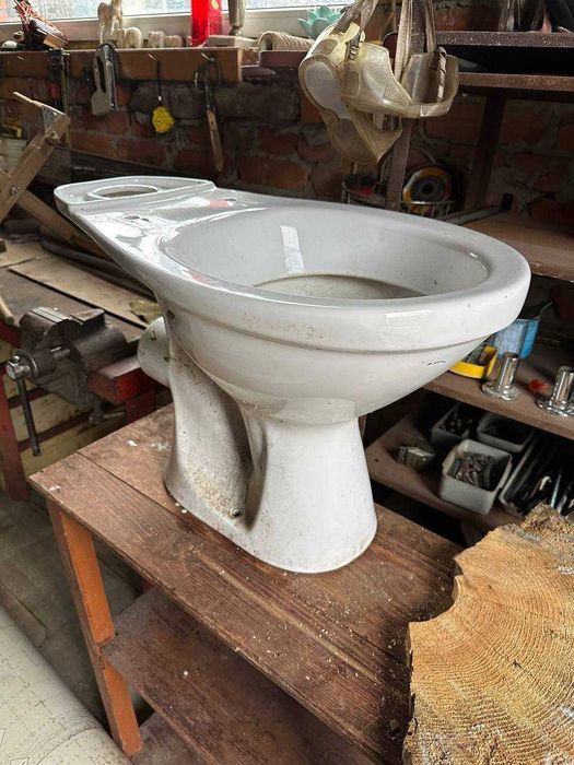 Продам унитаз для декора, садоводства.