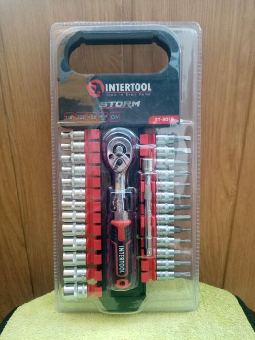 Intertool ET-8018 Набір головок і біт STORM