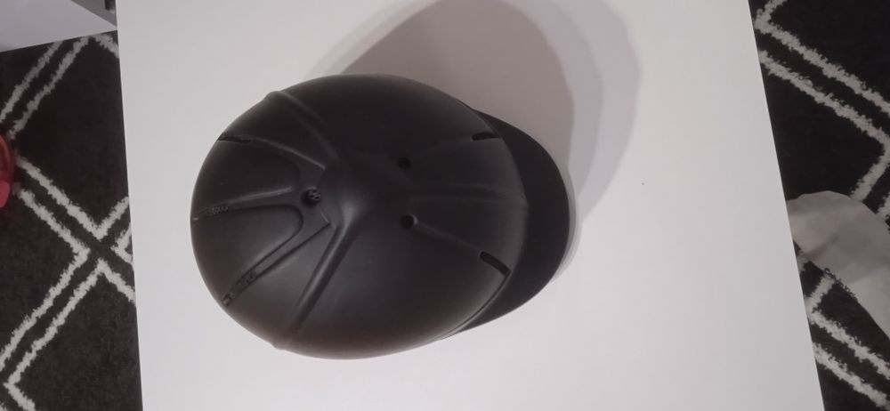 Kask jeździecki na konie