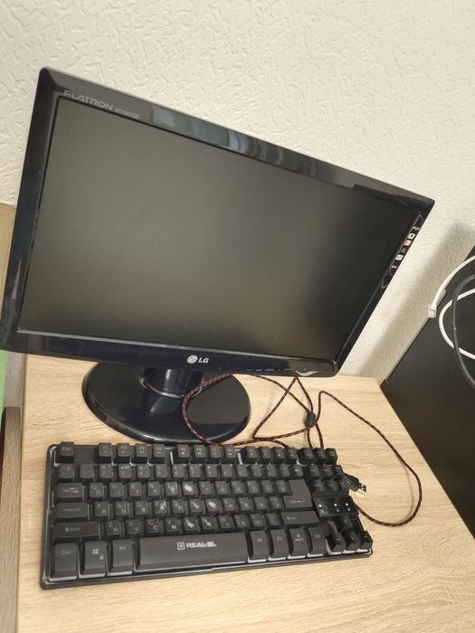 Монітор для ПК - LG чудовий стан