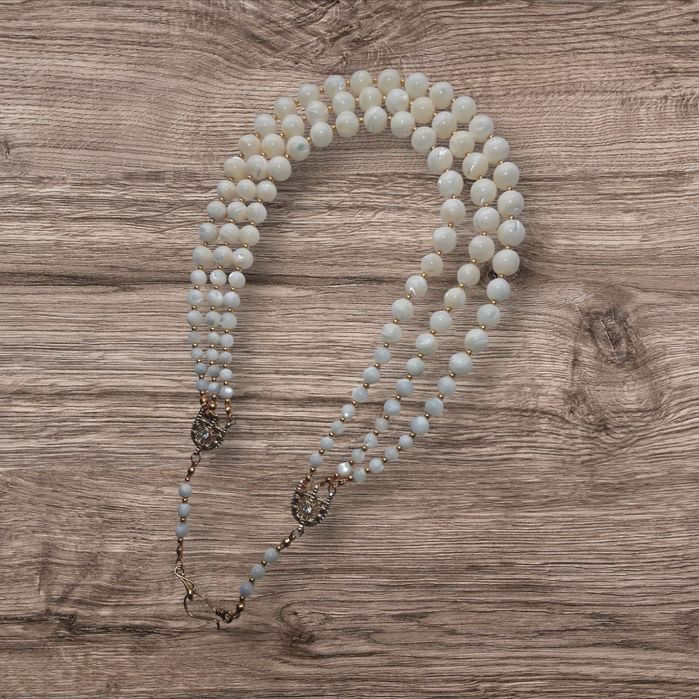 Білосніжне намисто з перламутру