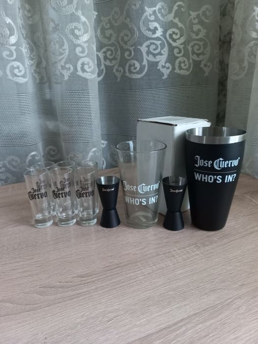 Jose Cuervo шейкер Boston, джиггер та шоти