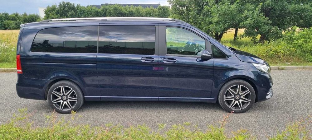 Wynajem busów osobowych 6, 7 os Mercedes V-Klasa 4matic 240KM + stolik