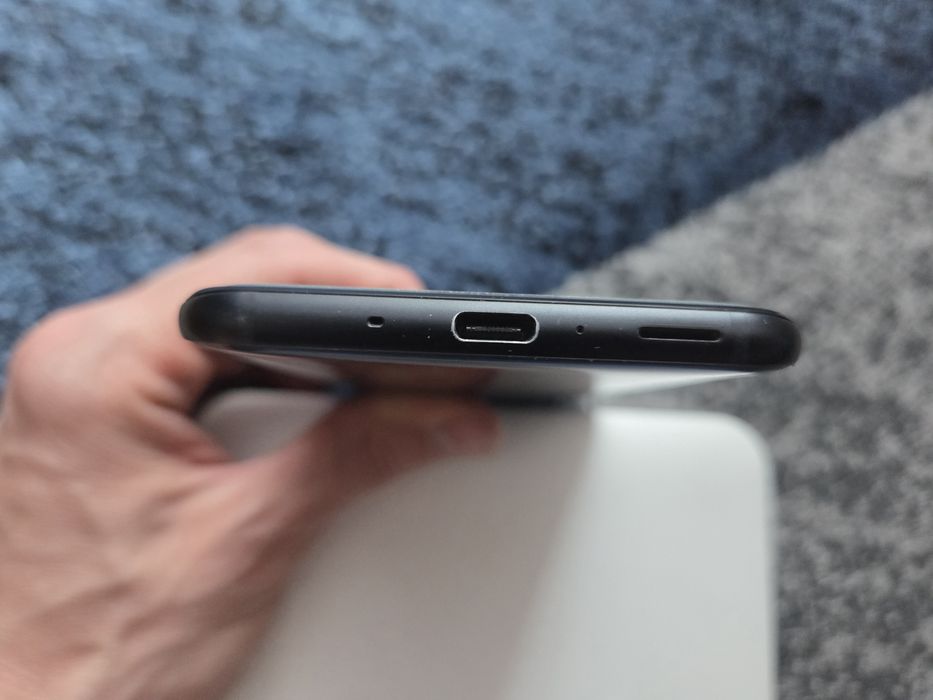 HTC U11 4/64gb brilliant Black