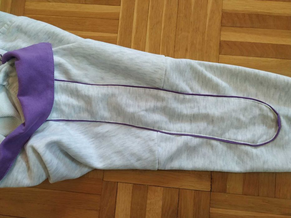 Jasnoszara, dresowa bluza z kołnierzykiem, Reserved 146 cm