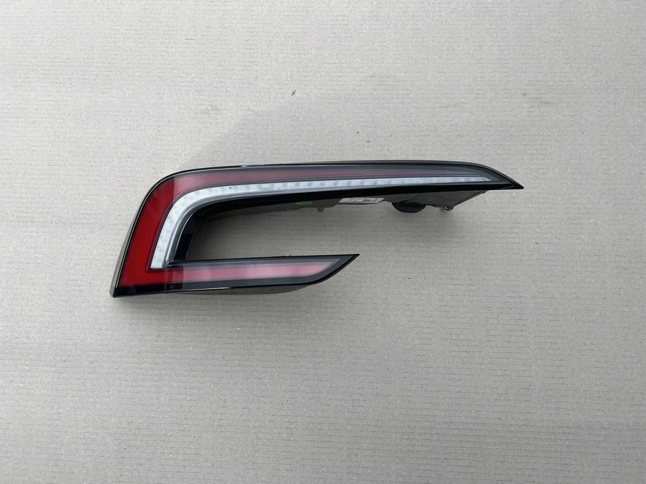Tesla Model 3 Y - фонарі задні рестайл дорестайл 3 4 пін