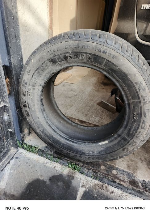 Шина б/у продам .