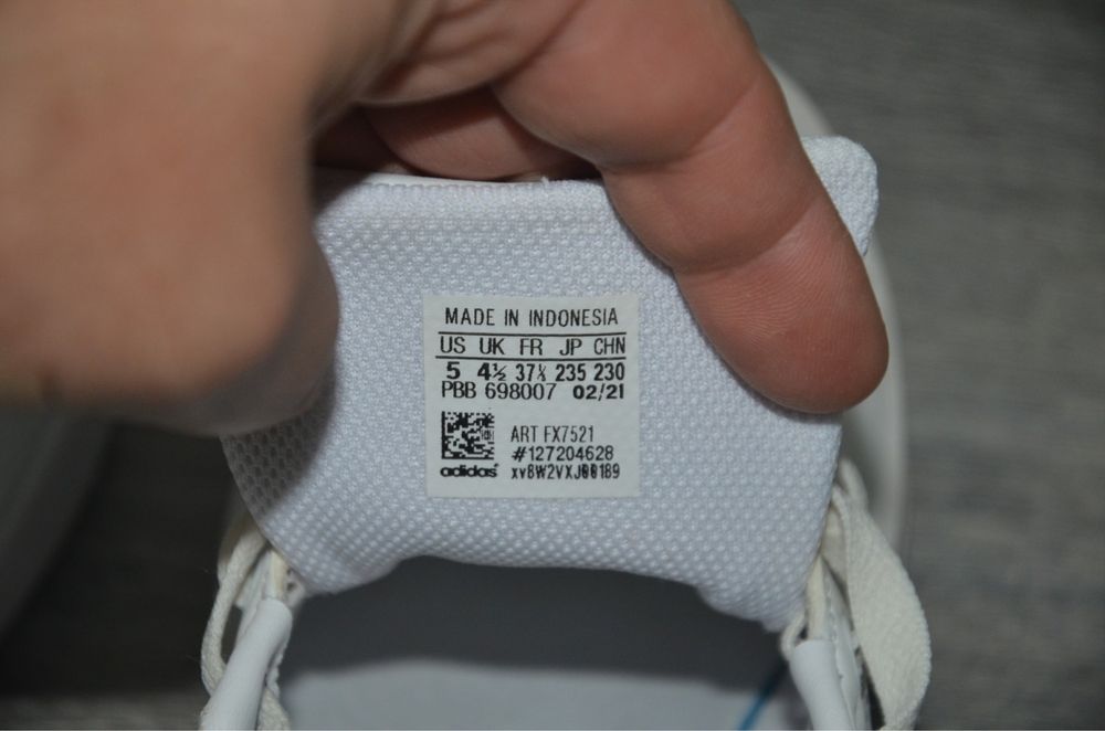 Продам кросівки Фірма  Adidas Stan Smith