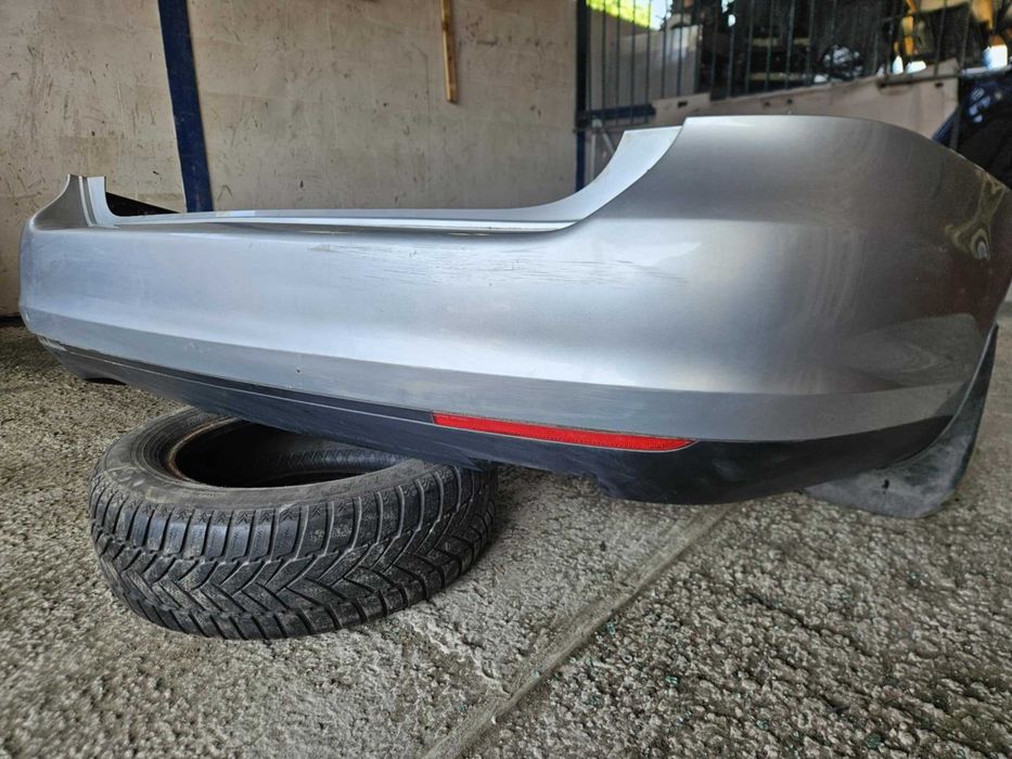 Zderzak Tył Tylny VW Golf V Kombi KD LAKIERU LA7W