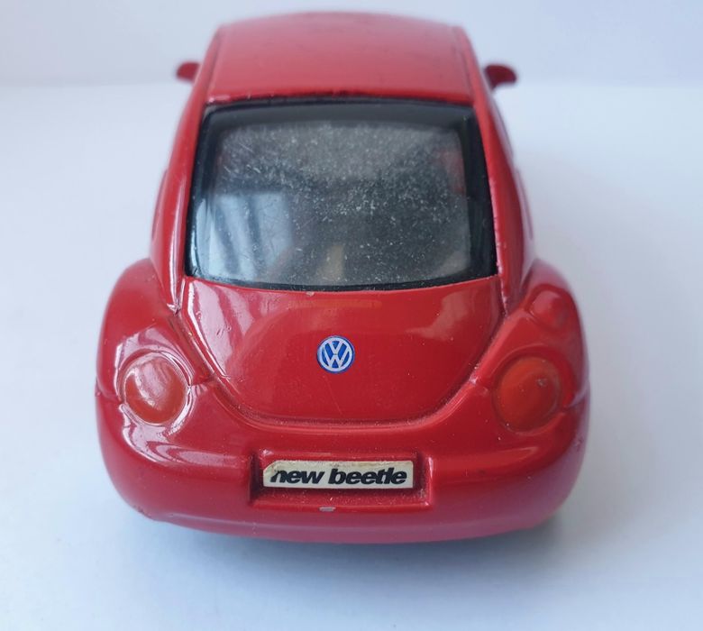 Auto Volkswagen New Beetle Maisto die cast model skaka 1:37