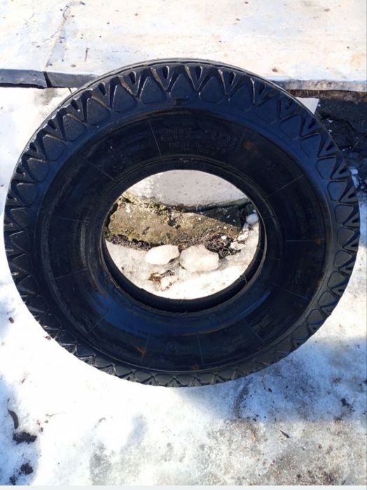 Продам шину 215-381