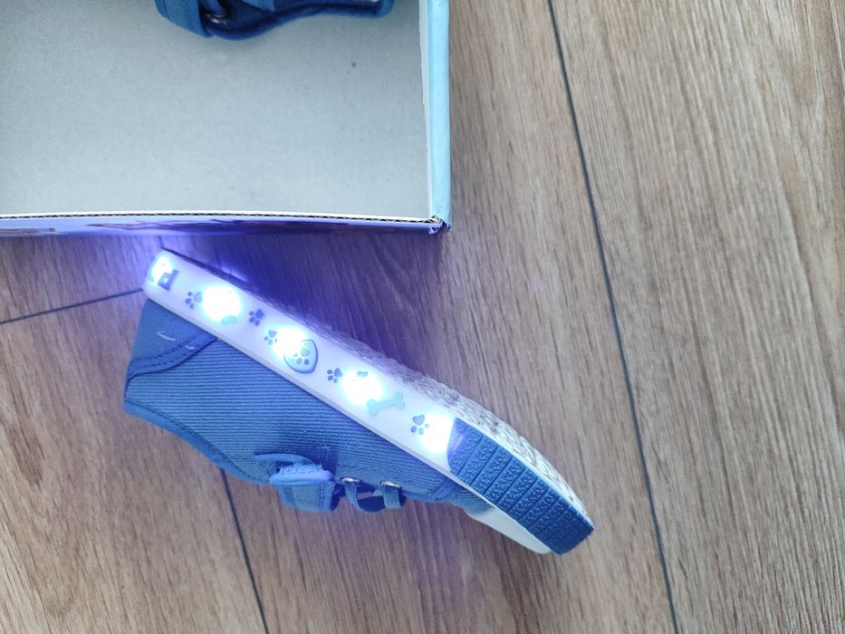 Trampki buty chłopięce 29 świecące