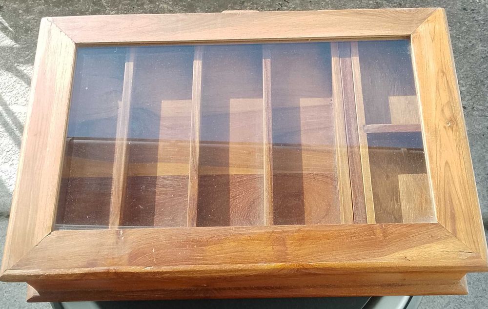 Caixa em madeira exotica maciça