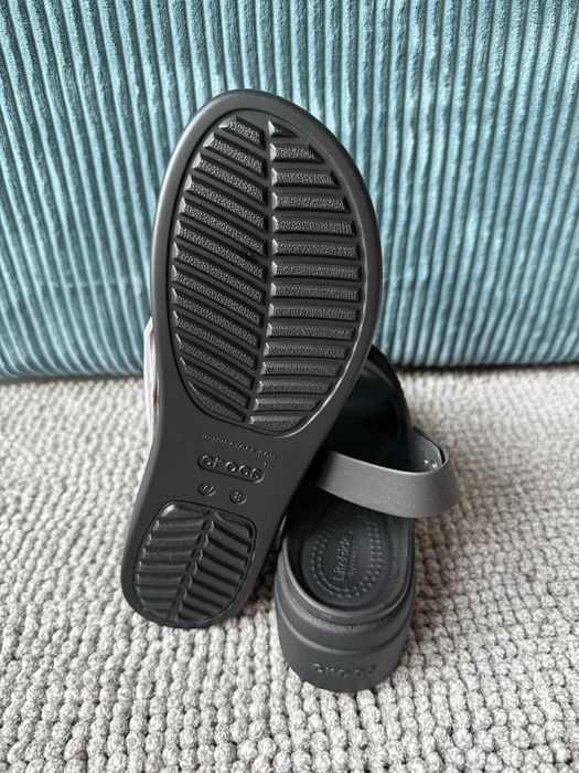 Sandały Crocs Brooklyn Low 38-39 damska 8 Modne Wygodne Czarne