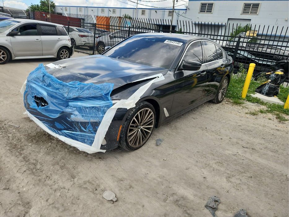 BMW 540I авто в дорозі