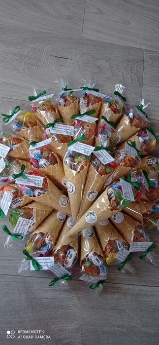 Podziękowania dla gości słodkie rożki, słodycze dla dzieci