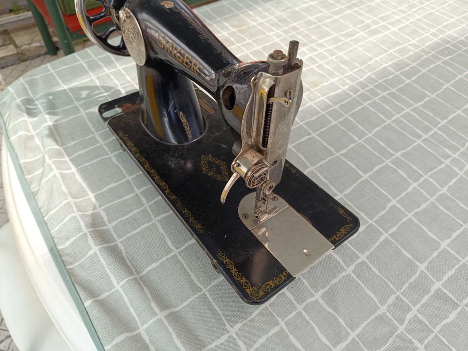 Maquina de costura Singer