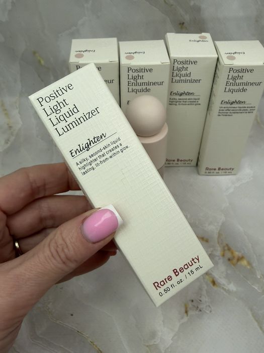 Хайлайтер Rare Beauty Enlighten рідкий