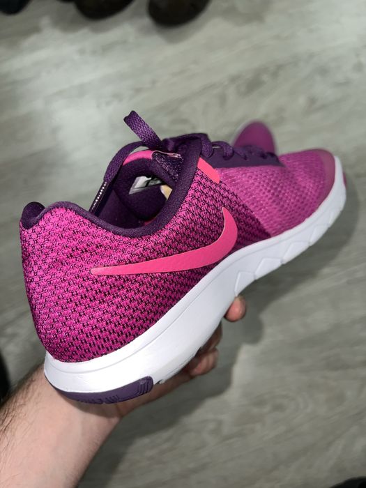 Жіночі кросівки Nike