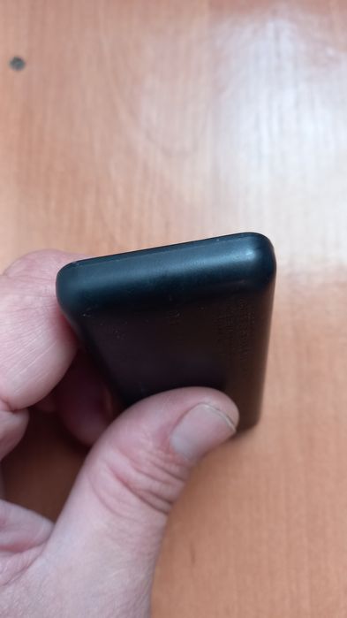 Продам mp3 плеер Iriver E30 на 2 гб.памяти,косметика-на фото,технически-полностью рабочий.