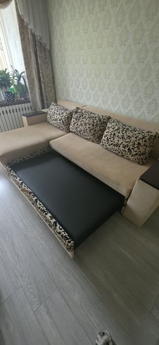 Продам диван угловой