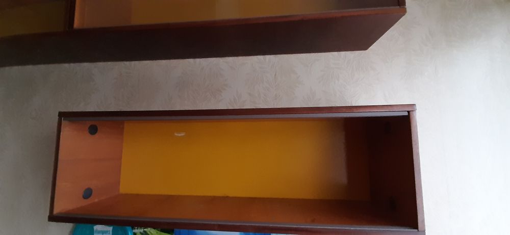 Настенные книжные полки