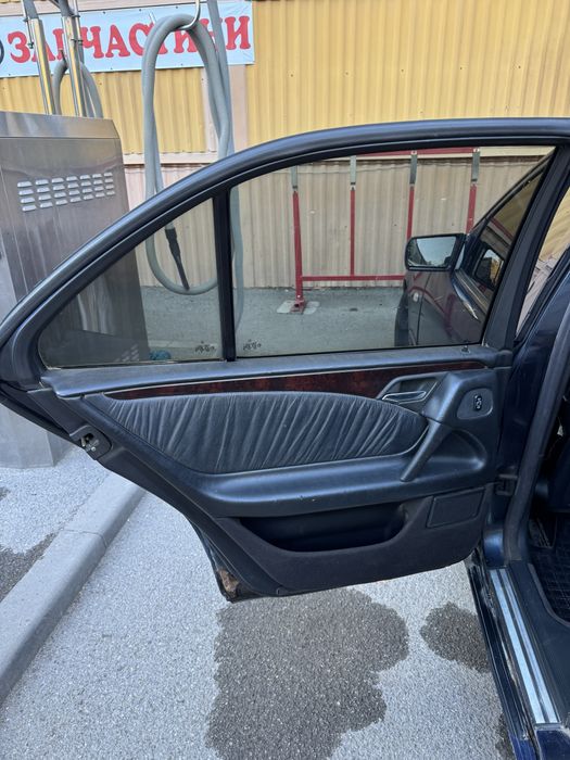 Мерседес E250 w210