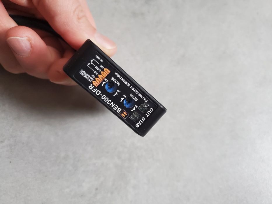 Оптичний датчик Autonics BEN300-DDT omron e3jk-rr12 для воріт