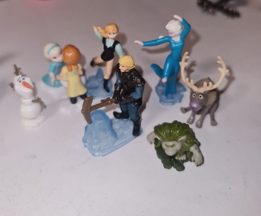 Кіндери трансформери тваринки Ельза Мадагаскар ландрин