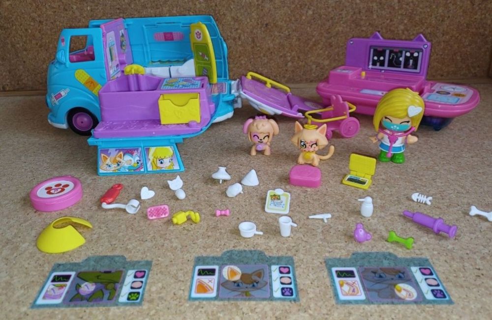 Pinypon. Caravana veterinário, 2 animais, uma boneca e muitos acessóri